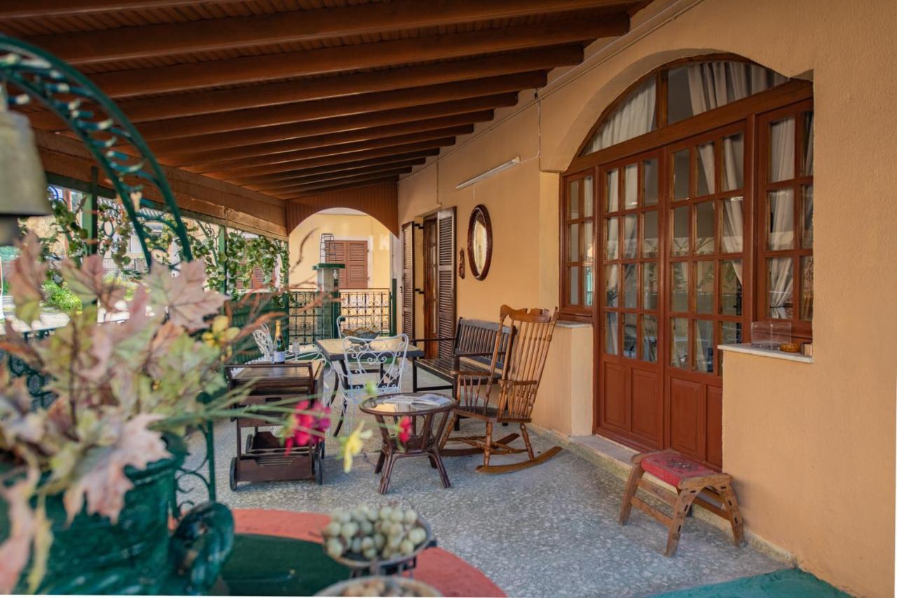 Fay's Barbeque Garden-House Lejlighed Corfu  Eksteriør billede